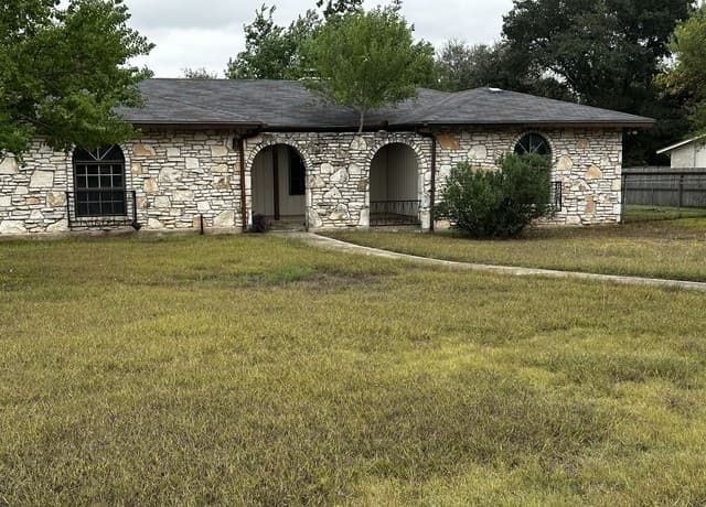 rental at 109  Cibolo Oak Ln in Boerne, TX — photo 3