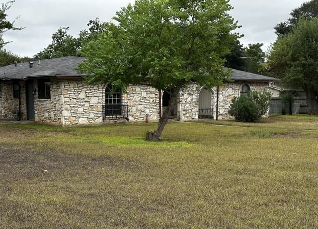 rental at 109  Cibolo Oak Ln in Boerne, TX — photo 4