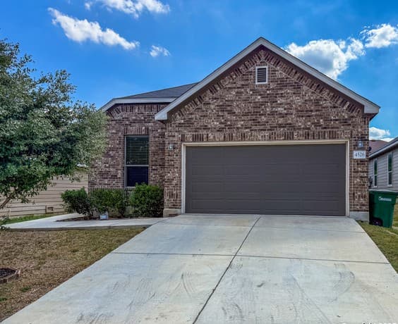 rental at 4526  Stetson Run in San Antonio, TX — photo 1