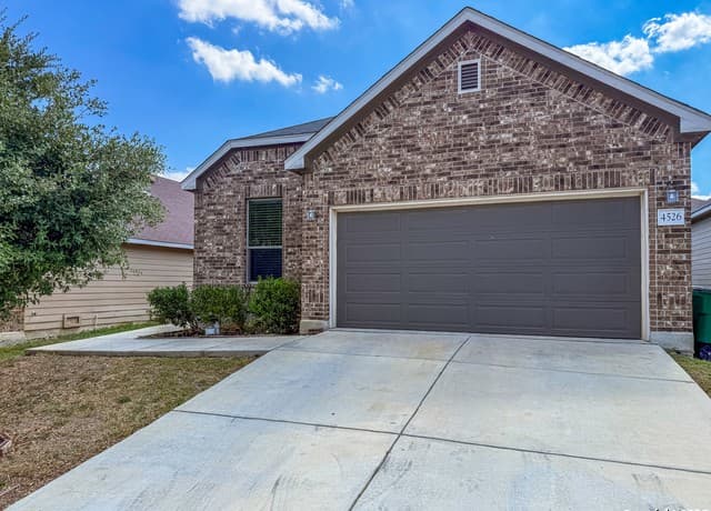 rental at 4526  Stetson Run in San Antonio, TX — photo 2