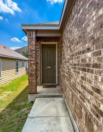 rental at 4526  Stetson Run in San Antonio, TX — photo 4