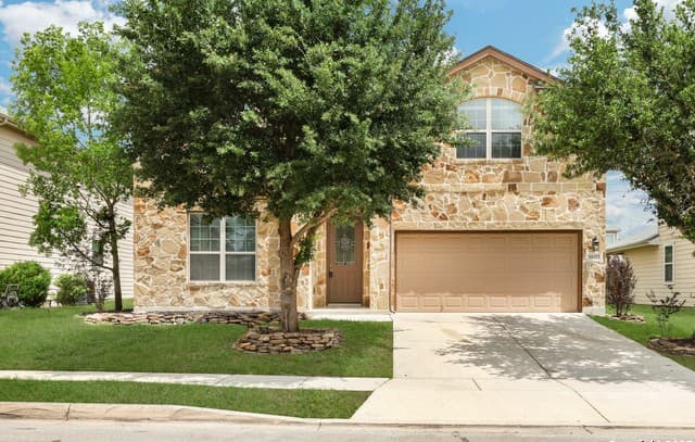 rental at 10413  Macarthur Way in Converse TX
