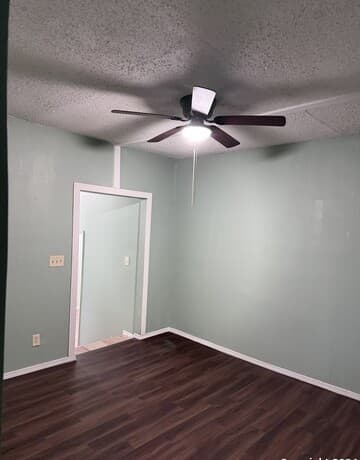 1902 Lennon Ave Unit 2 — photo 1