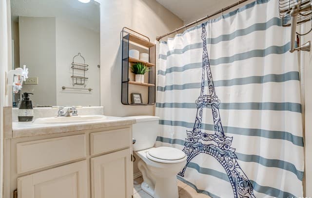 3211 NE Stoney Grove — photo 3