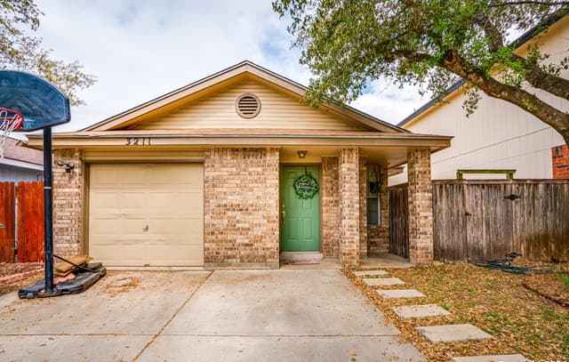 3211 NE Stoney Grove — photo 4