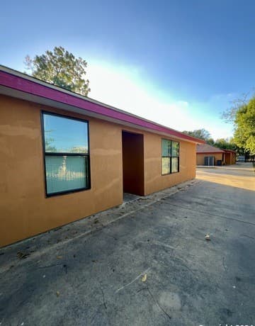 1721 Quintana Rd Unit 101 — photo 4