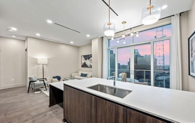 123 Lexington Ave Unit 1308 — photo 1