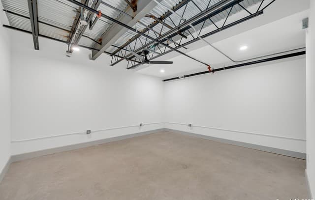 215 Coca Cola Unit 302 — photo 3