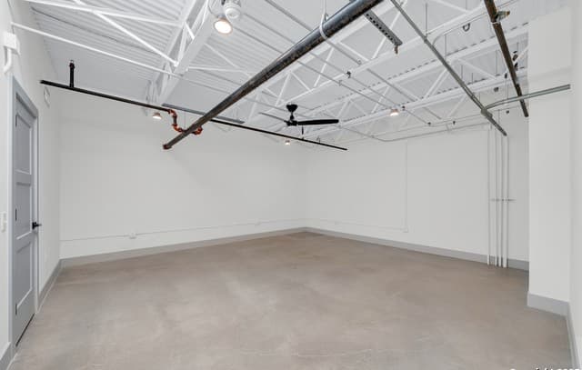 215 Coca Cola Unit 302 — photo 5