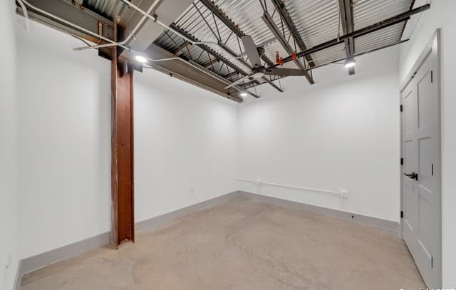 215 Coca Cola Unit 313 — photo 5