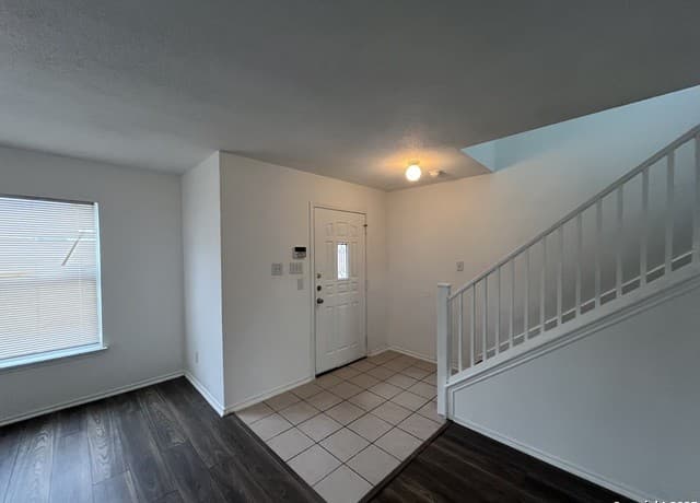 8419 Manderly Pl — photo 2