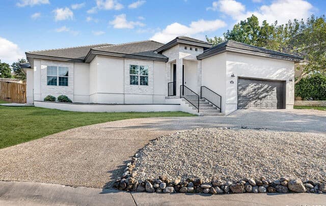 1303 Summerfield — photo 1