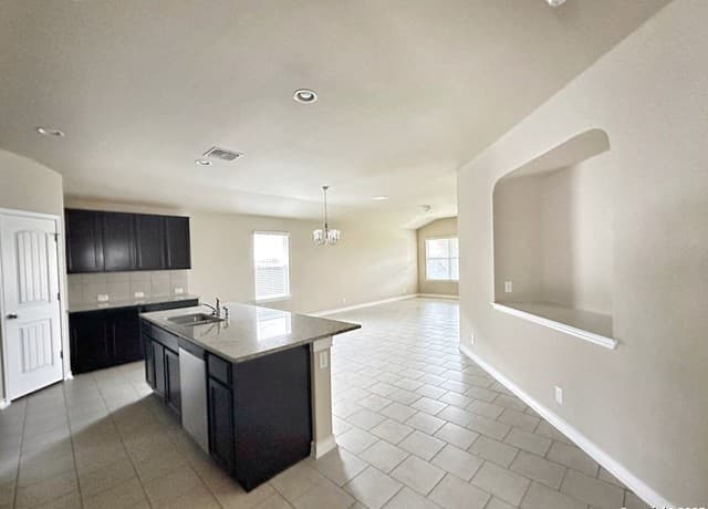 8610 Emerald Sky — photo 4