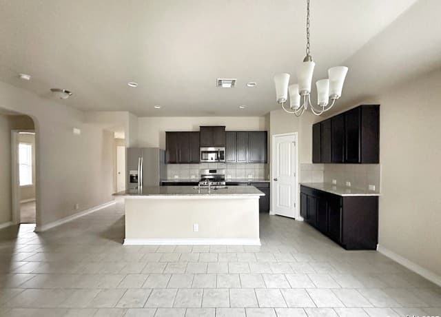 8610 Emerald Sky — photo 5