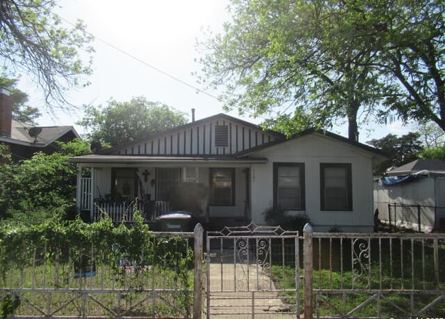 1121 Willow — photo 1