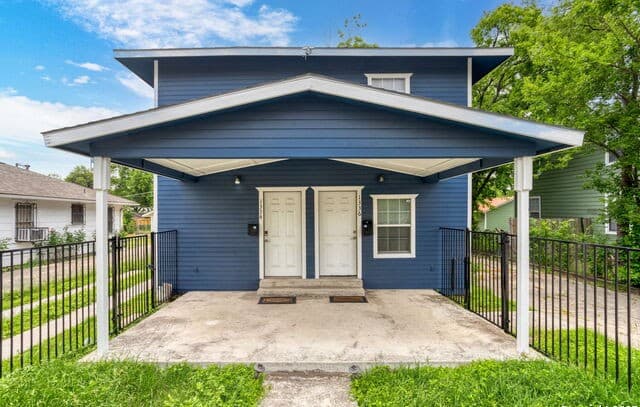 1336 W Ridgewood Unit 1 — photo 3