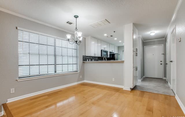 11815 Vance Jackson Unit 606 — photo 2