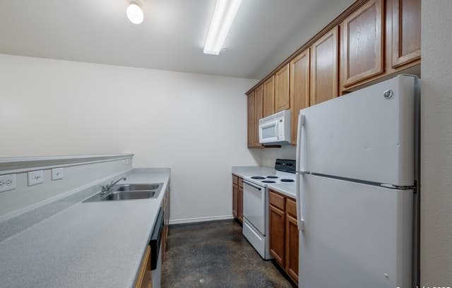 10619 Mathom Unit 4 — photo 4