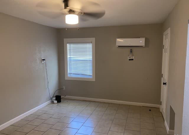 115 CALDWELL ST Caldwell St Unit 3 — photo 2