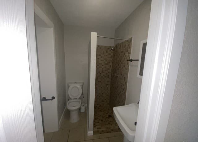 115 CALDWELL ST Caldwell St Unit 3 — photo 5