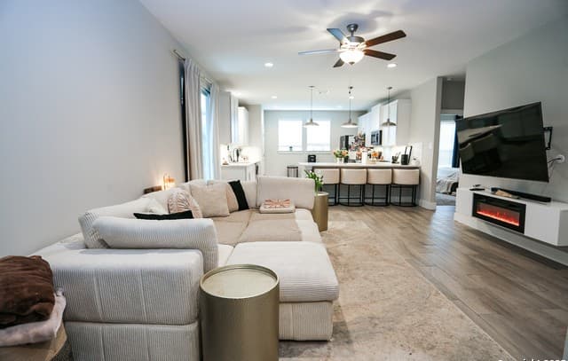 1511 E Sandalwood Ln Unit 8 — photo 3