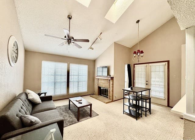 8633 Datapoint Dr — photo 3