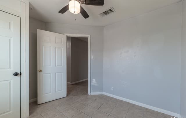 7642 Oak Chase — photo 3