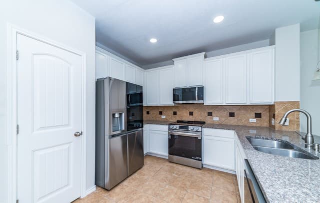 7735 Brisbane Bend — photo 1