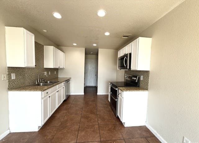 6118 Kensinger Pass — photo 3