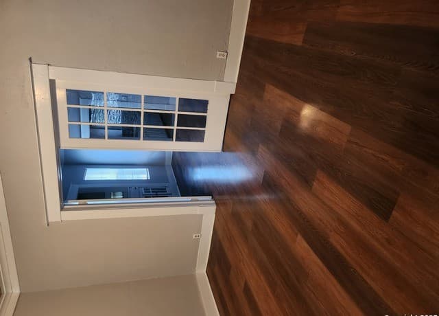 1137 W W. Magnolia — photo 3