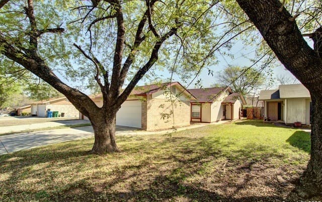 1346 Bayou — photo 1