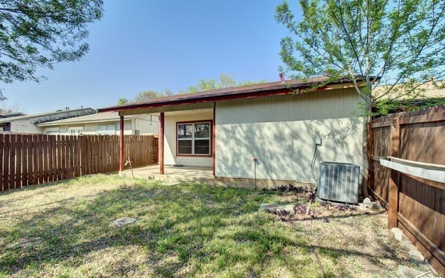 1346 Bayou — photo 4