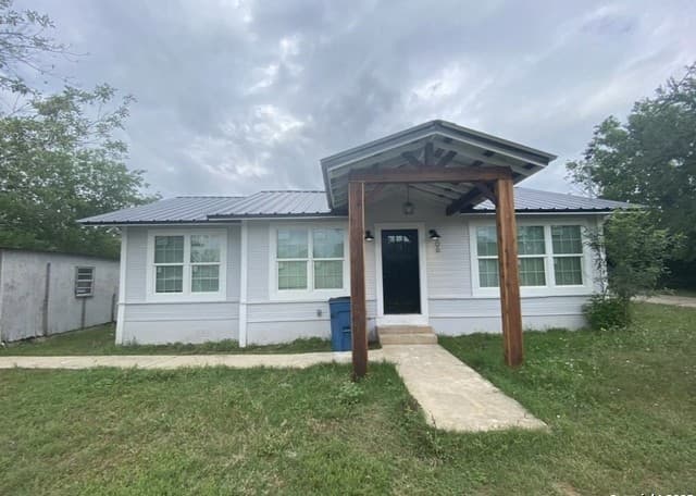 106 Weber — photo 1