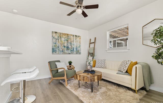 3409 Commercial Ave — photo 1