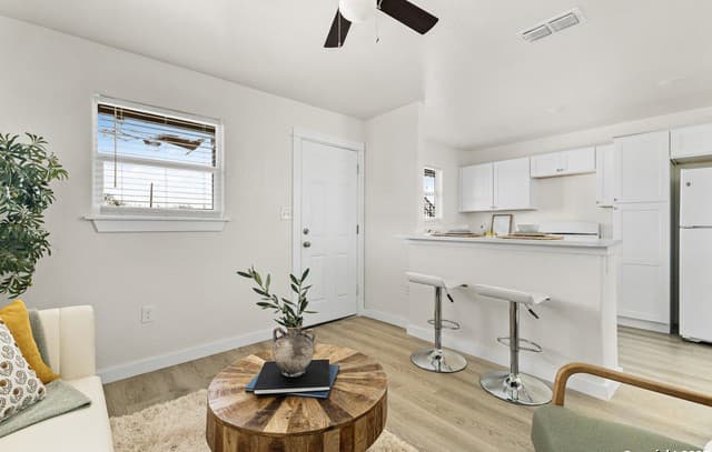 3409 Commercial Ave — photo 2