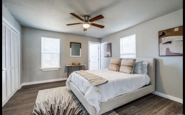 2-bedroom rental at 1205 Wyoming St in San Antonio, TX — photo 3