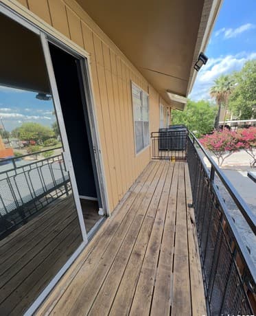 923 Vance Jackson — photo 5