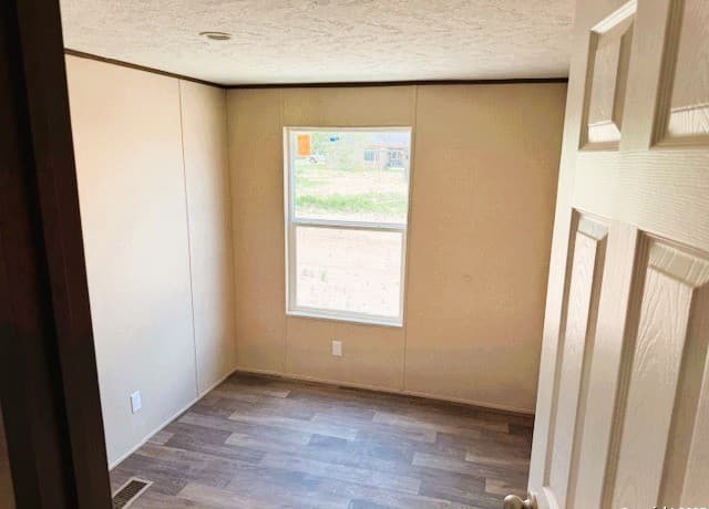 4-bedroom rental at 277 County Road 1647 Unit 2 in Moore, TX — photo 4