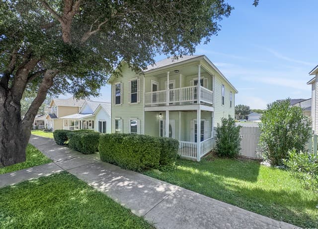 3-bedroom rental at 120 Whitewing in Floresville TX