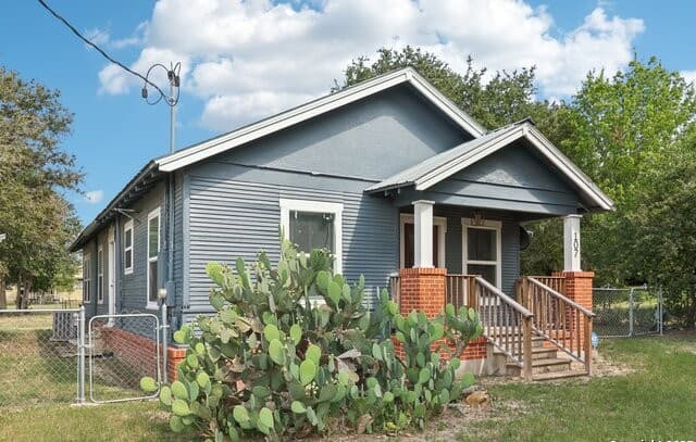 107 W Gilbert — photo 2