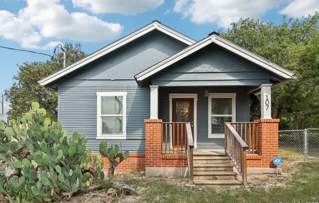 107 W Gilbert — photo 3