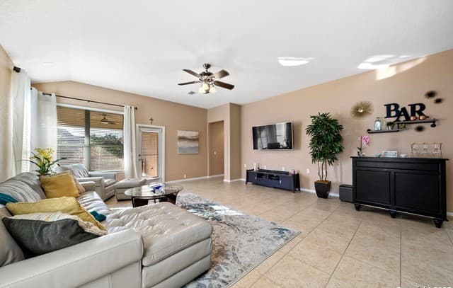 11830 Elijah Stapp — photo 5