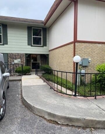 5010 Arbor Ridge Dr — photo 3