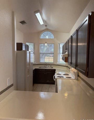 1311 Hazelbury — photo 4