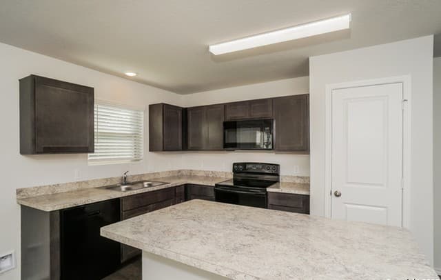 9435 Dogwood Hill — photo 3