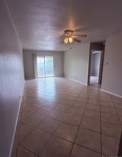 923 Vance Jackson Unit 804 — photo 2