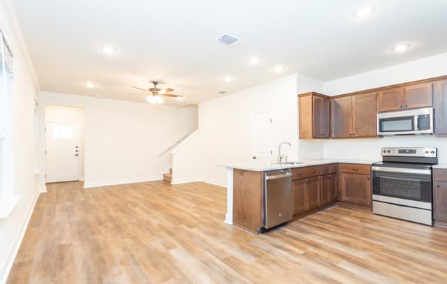 13902 Enzo Gate Unit 102 — photo 2