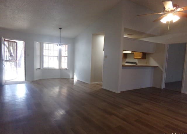 3222 Bear Springs — photo 3