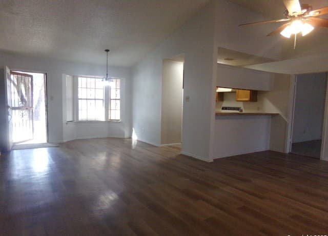 3222 Bear Springs — photo 4