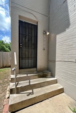 424 E Ashby Pl Unit 4 — photo 2